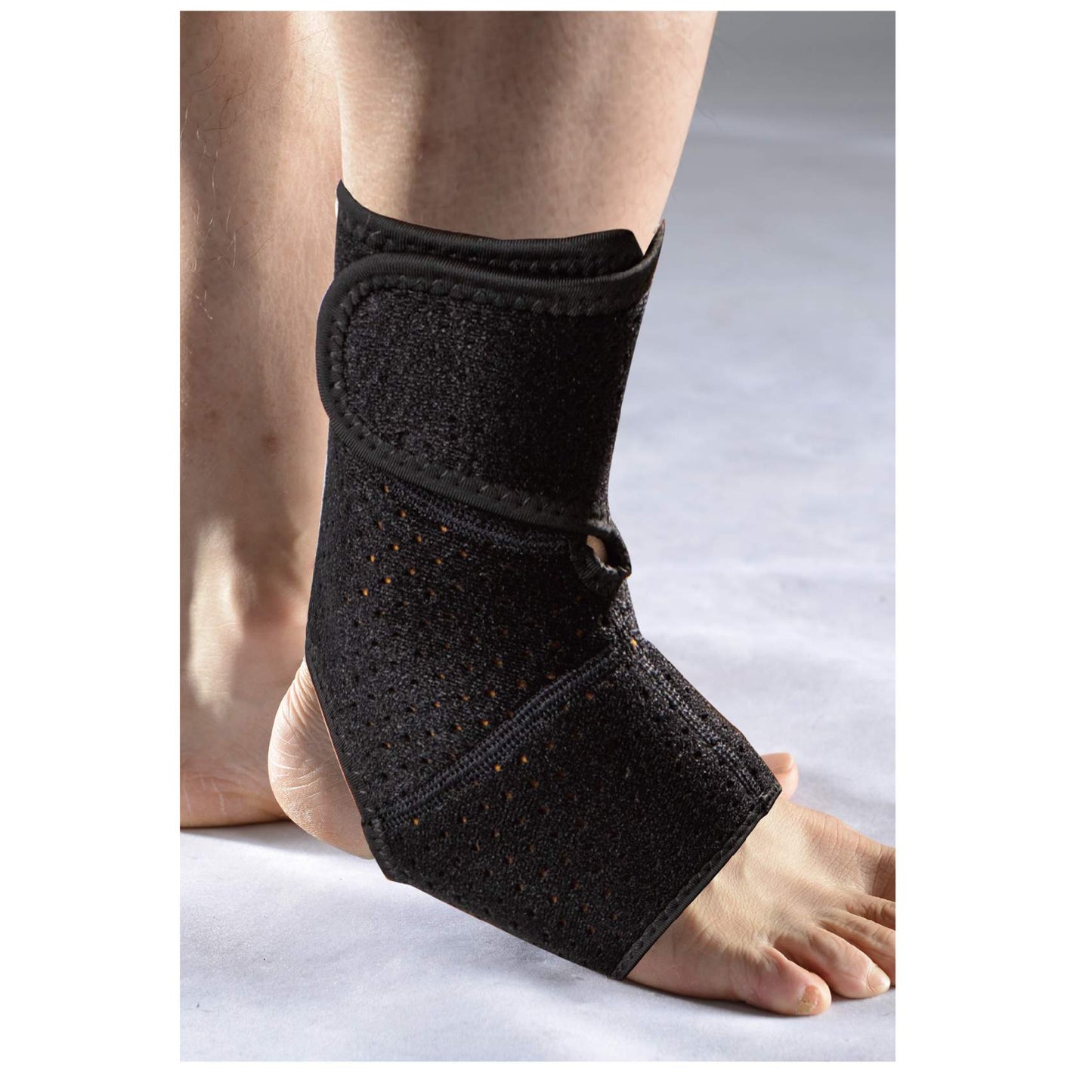LIVEUP Sports Ankle Support - Black LS5745