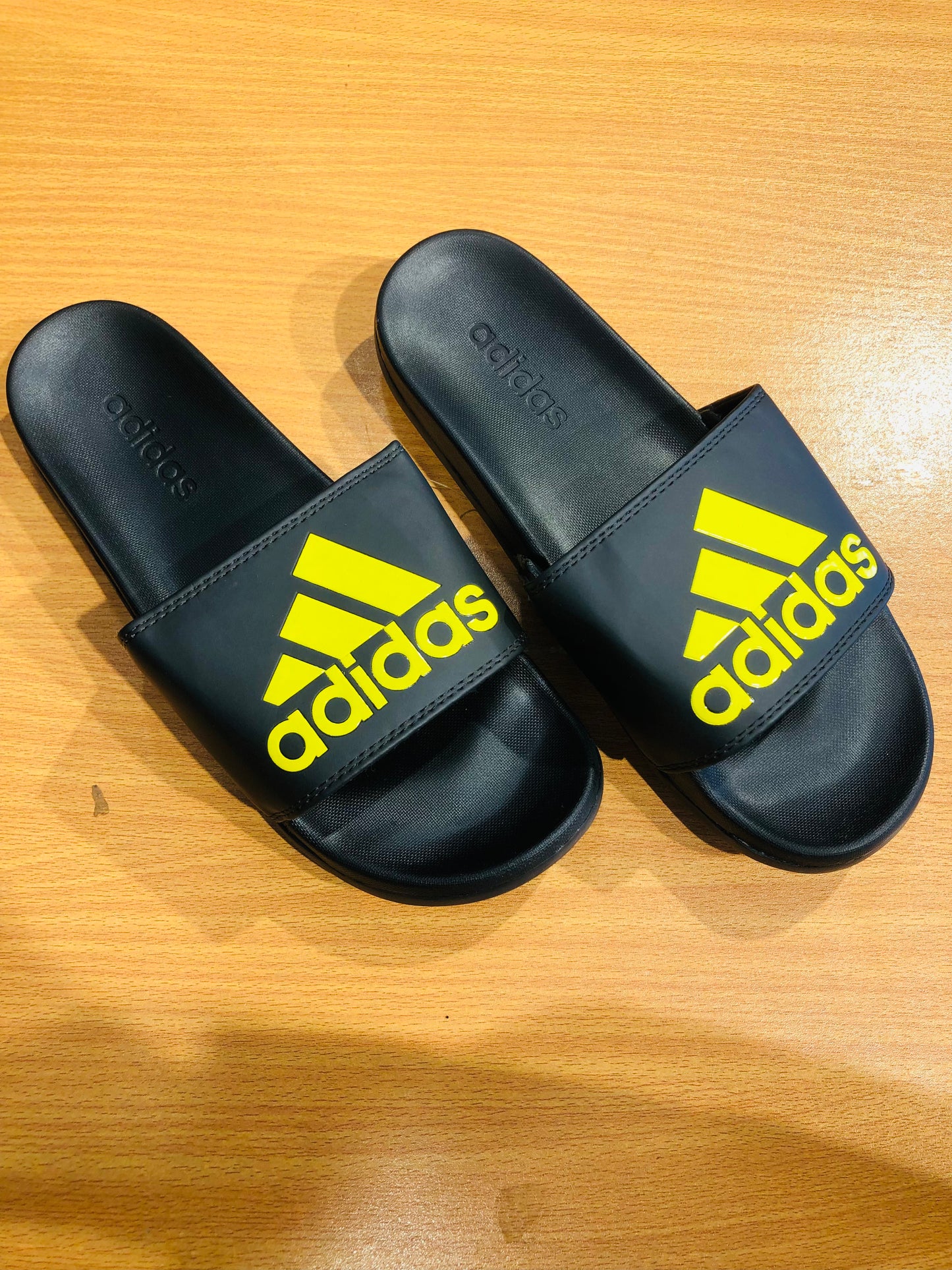 Adidas Adilettes Comfort Slides - Black/Mustard